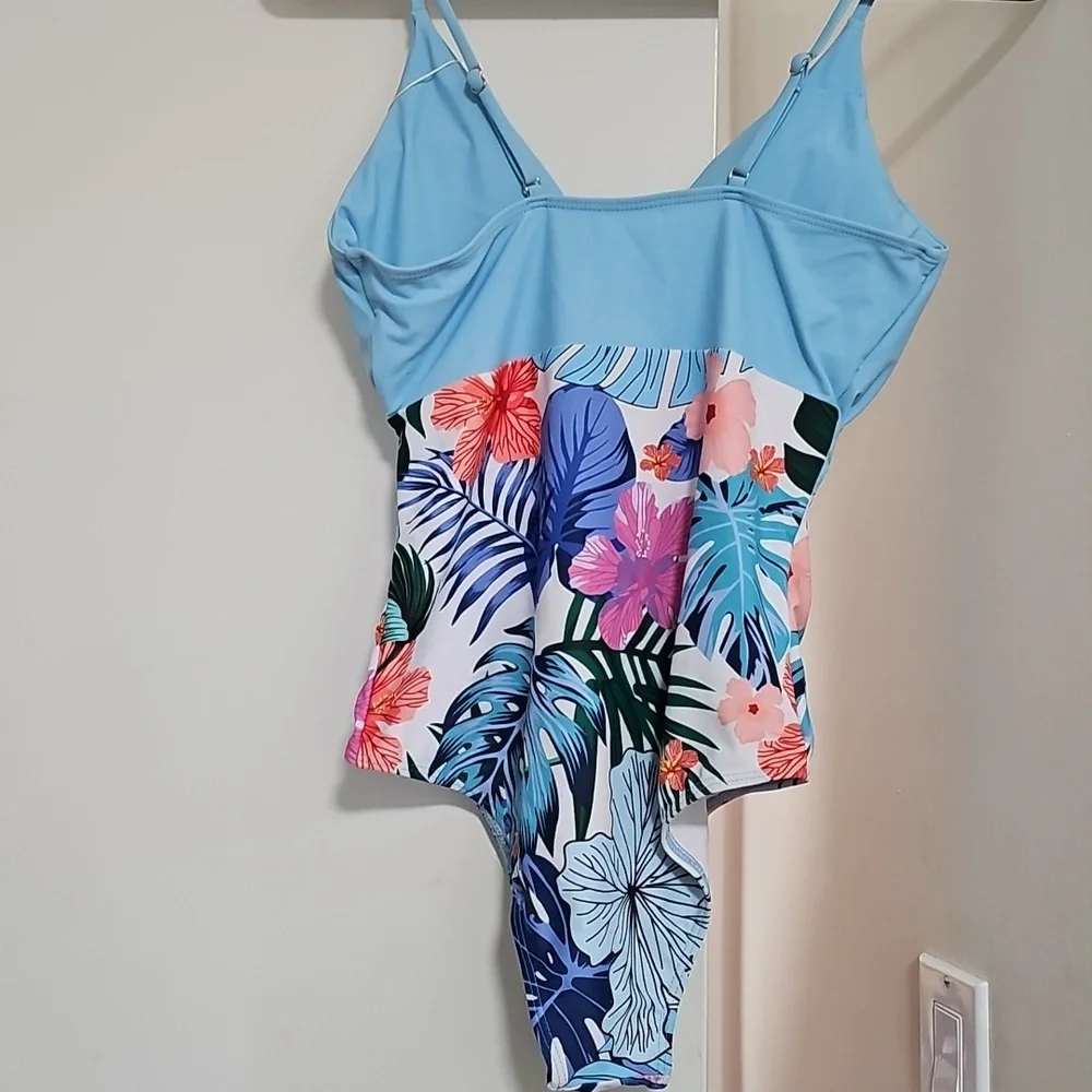 NWT Binlowis V-Neck Push-Up One-Piece  Floral Leaf Swimsuit Small